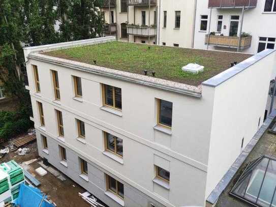 HOFGEBÄUDE : Neubau im Zentrum-Süd! 2-Zimmerwohnung im DG mit Balkon !