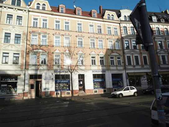 Sanierte 3 Raum Wohnung mit Tageslichtbad
