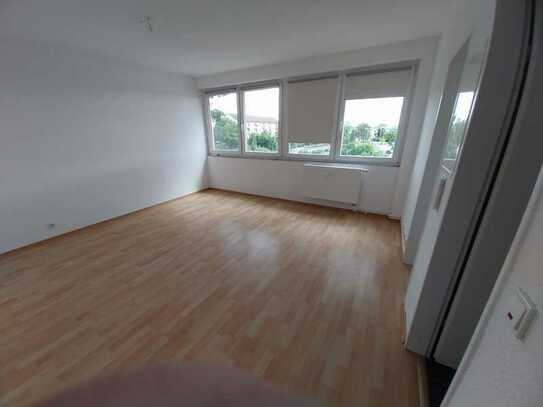 Für Singles, vollständig renovierte 1-Zimmer-Wohnung in Mörfelden-Walldorf