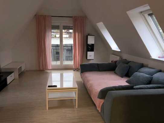 Gepflegte 2,5-Zimmer-Dachgeschosswohnung mit Balkon und Einbauküche in Schwäbisch Hall-Hessental