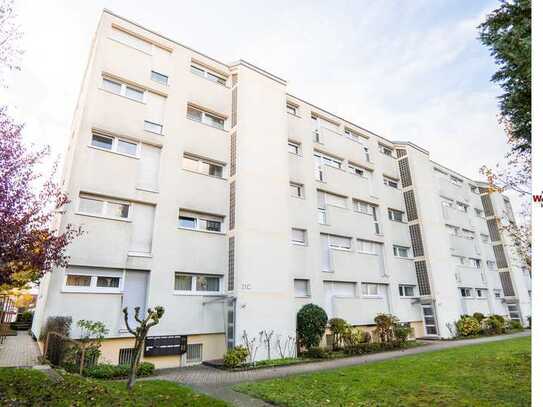 Sehr schöne Sanierte Wohnung mit Balkon und Stellplatz