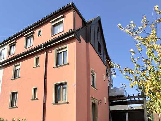 Mehrfamilienhaus mit 3 Garagen, Wintergarten, Balkon und kleinem Garten! In guter Lage, Stadtteil Gl