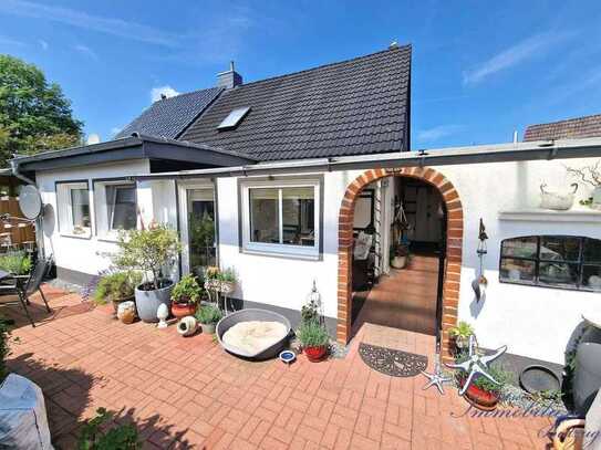 Rustikale Doppelhaushälfte mit großer überdachter Terrasse bei der Ostsee in Schönberg-Kalifornien