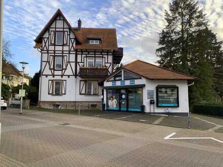 AS-Immobilien.com +++ Wohn-/Geschäftshaus mit Wohnungen, Büro und Ladenfläche+++