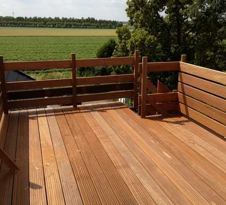 Außergewöhnliche 3 - 4 Zimmer Wohnung mit Dachterrasse (E0040)