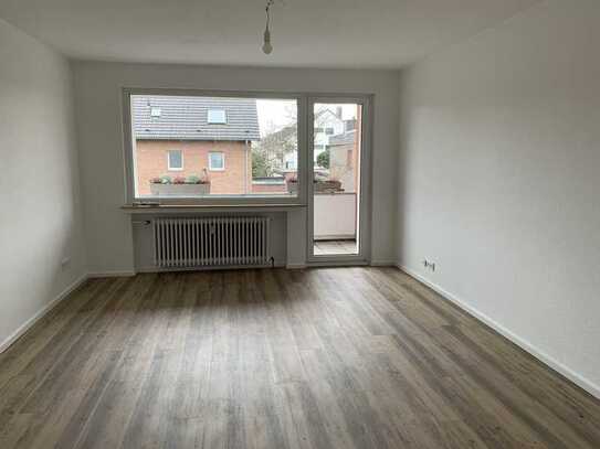 3 Zimmerwohnung mit Balkon in Mehrfamilienhaus in ruhiger Lage, Porz-Eil