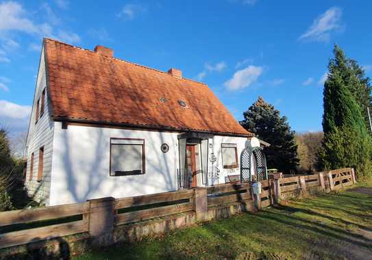 Charmantes Siedlungshaus mit großem Grundstück in Dorfrandlage