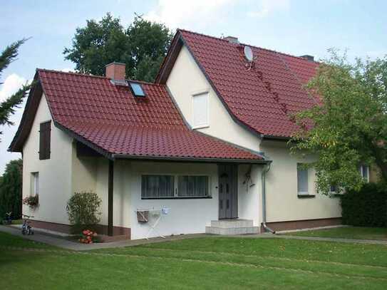 Provisionsfreie (f.Käufer) 5-Zimmer-Doppelhaushälfte in Liebenwalde / OT Neuholland mit Nebengelass