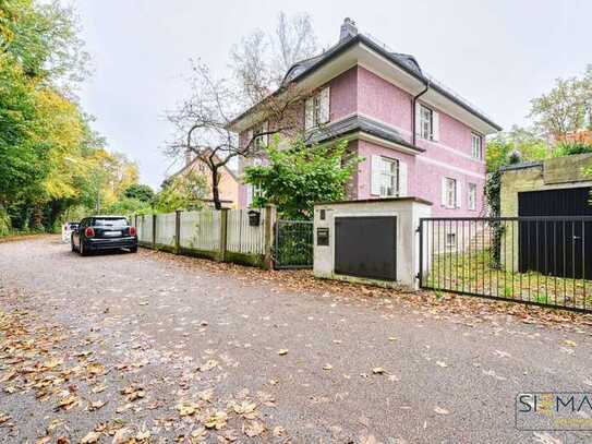 LEBEN UND ARBEITEN UNTER EINEM DACH
Villa in Dachau mit Gewerbeanbau!