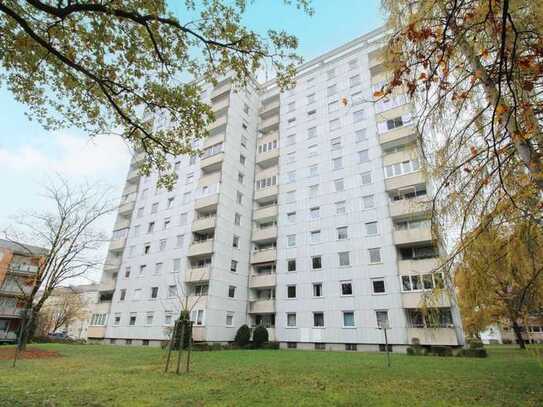 Bezugsfreie, großzügige 3-Zi.-ETW im Hochparterre mit Balkon in Nürnberg-Langwasser