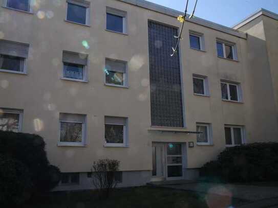 2 ZKB mit Balkon in Hochpaterre