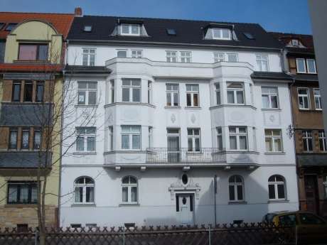 stilvolle 3-Raumwohnung im 3. Obergeschoss mit 2 Balkonen