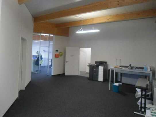 Sehr moderne, helle und geräumige Büroräume mit Fernblick in Weilheim/Teck zu vermieten
