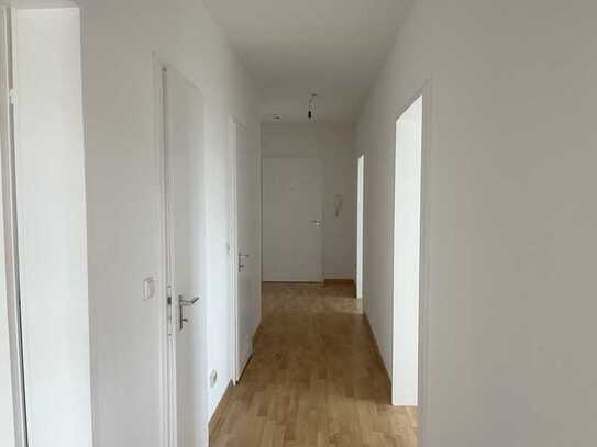 **Bad Krozingen* Bezugsfreie 3 Zi. Wohnung,m. Aufzug, BLK, EBK,inkl.Garagenstellplatz**