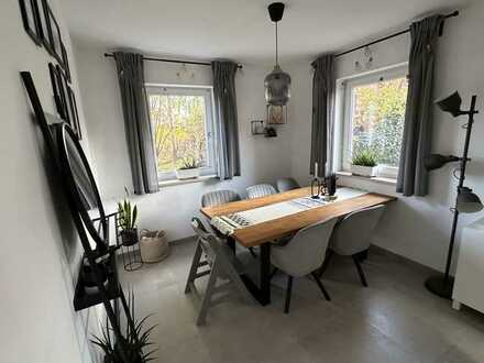Exklusive 4-Zimmer-Wohnung mit Garten und EBK in Obertraubling