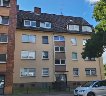 Attraktive 3,5-Zimmer-Dachgeschosswohnung mit Balkon und Garage