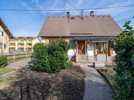 Bevorzugte Wohnlage! Einfamilienhaus mit Nebengebäude inkl. Garage