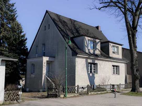 Zweifamilienhaus in Werneuchen mit einer freien Wohnung