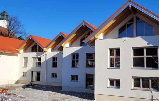 MODERNES, SCHÖNES REIHENHAUS IN RUHIGER, SCHÖNER WOHNLAGE IN LECHBRUCK AM SEE