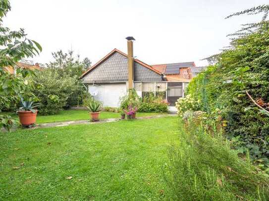 Charmantes Einfamilienhaus mit idyllischem Garten in naturnaher Lage