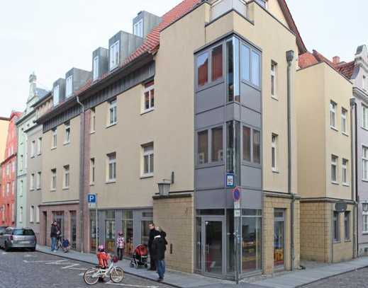 2-Raumwohnung mit Dachterrasse und Blick auf das Rathaus!