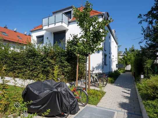 Moderne großzügige 3-Zimmer DG-Wohnung mit Balkon