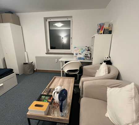 Möbliertes, Renoviertes Zimmer zur Hofseite