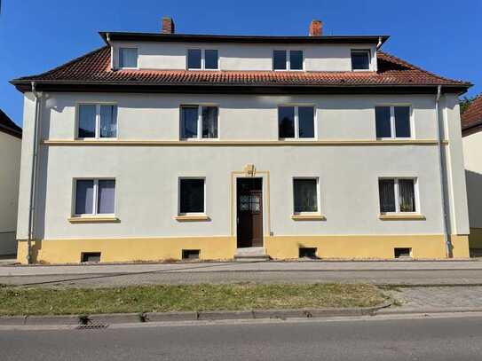 Freundliche 2,5- Zimmer-Wohnung im 1.OG rechts