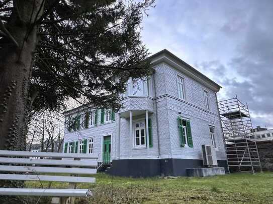 FRISCH KERNSANIERT! Historische Einfamilienvilla oder Bürogebäude unter Denkmalschutz!