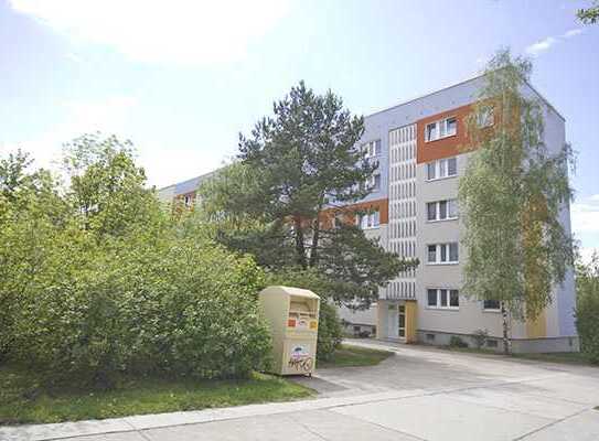 In der Herrichtung! 3 Räume mit Balkon und Dusche!