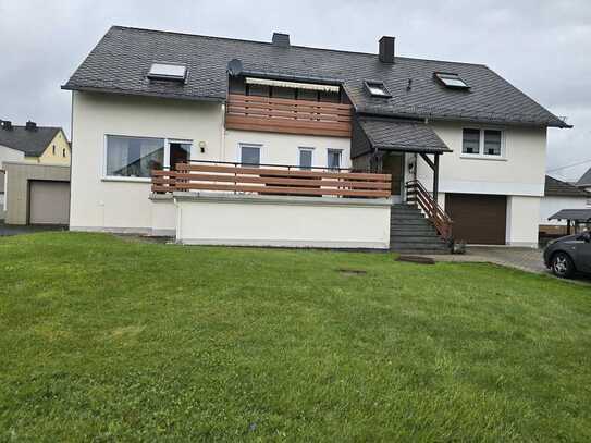 Viel Platz und sehr gut aufgeteilte 6-Zimmer-Wohnung über 2 Etagen - Montabaur-Horressen