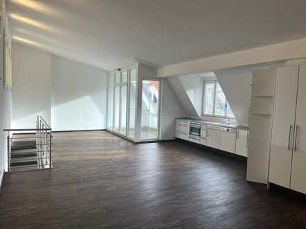 Loftartige, ruhige 3-Zimmer-Maisonette-Wohnung mit Dachterrasse