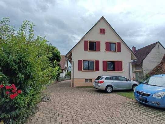 Zweifamilienhaus in Umkirch, OG-Whg. mit ca. 103 m² zum Bezug frei