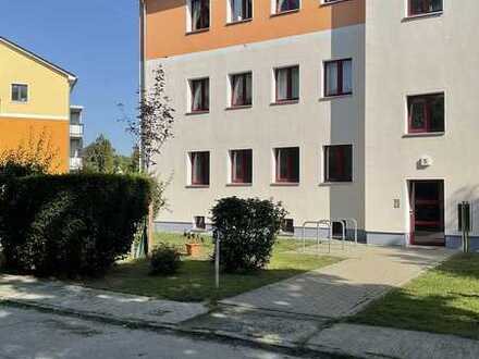 Erstbezug nach Komplettsanierung! Geräumige 4-Zimmerwohnung mit Balkon