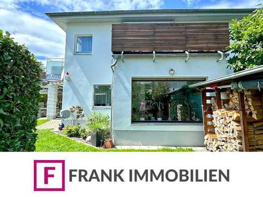 FRANK IMMOBILIEN - Sonnige Terrassenwohnung in gepflegter Stadtvilla mit eigenem Garten!