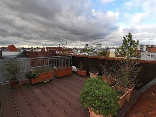 Hauptstadtmakler-Bezugsfreie Wohnung mit Dachterrassenzugang in Top-Lage