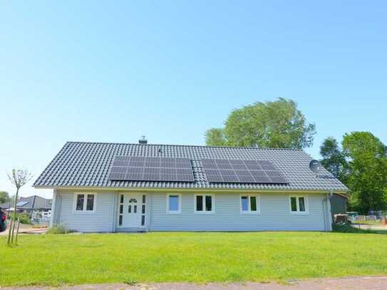 Moderner Bungalow in Holzrahmenbauweise mit großem Grundstück und Erweiterungsoption