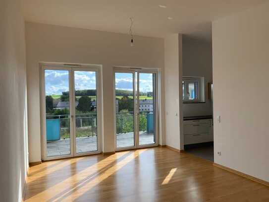 **Tolle Penthouse-Wohnung mit Blick über die Dächer von Hof (Ortsteil Krötenbruck) zu vermieten**