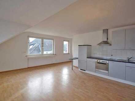 Gemütlich unter'm Dach :) Helle, frisch renovierte, ca. 91 m² Wohnung ohne Balkon in Steele-Horst