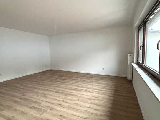 ***Sanierte Maisonette-Wohnung mit EBK & Garten***