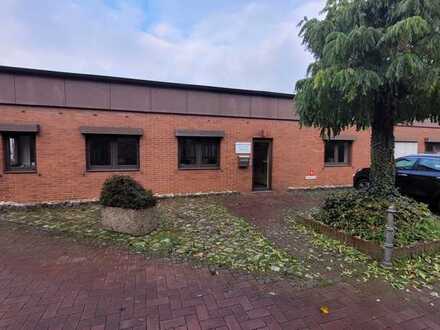 AC-Stadt - Ebenerdige, ruhig gelegene Bürofläche (88) mit 2 hellen Räumen, Doppel-WC, 2 Kfz-Plätze