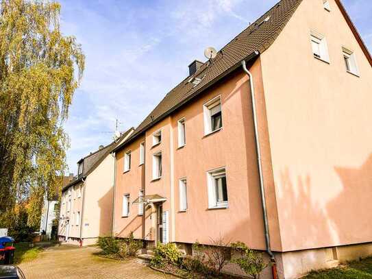 4 sanierte Mehrfamilienhäuser mit 20 Wohnungen und 3 Garagen auf einem 2.835 m² Grundstück