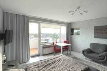 (Möblierte) Mini-Penthouse-Wohnung mit Balkon-Skyline-Blick