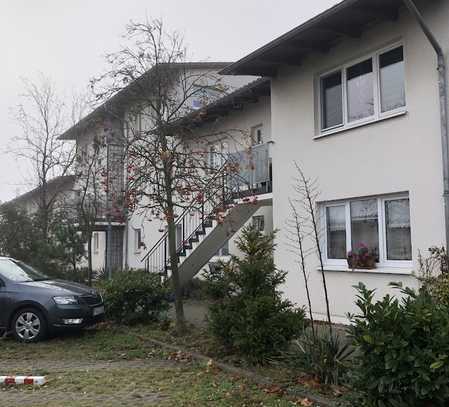 Günstige Außenstellplätze auf gepflegtem Anwesen