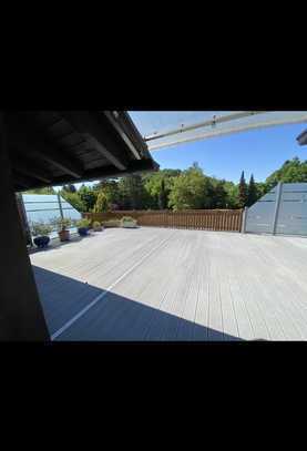 Traumhafte Maisonettewohnung mit Dachterrasse, Garten und Garage