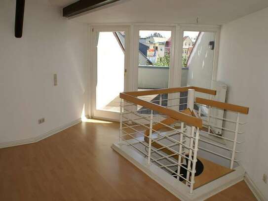 Mühlwegviertel: Schicke Maisonette-4-Zimmerwohnung mit Dachterrasse, 2 Balkonen und 3 Bädern