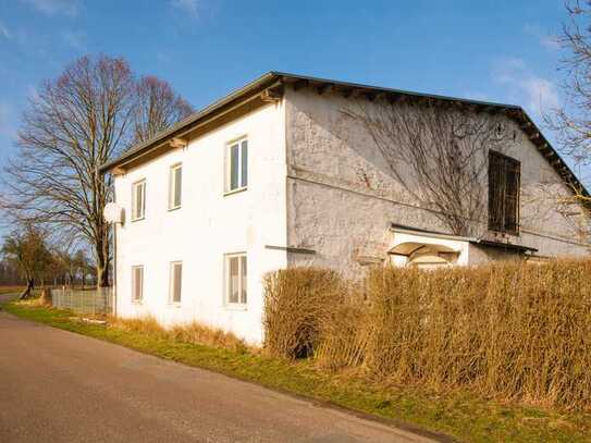 Großzügiges Einfamilienhaus mit Potenzial für Ausbau mit Grundstück und Landwirtschaftsfläche