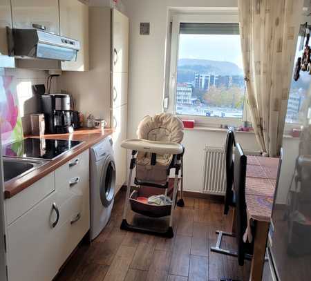 Exklusive 4-Zimmer-Wohnung mit großem Balkon (ca. 18m²) in Regensburg in der Nähe vom Gewerbepark