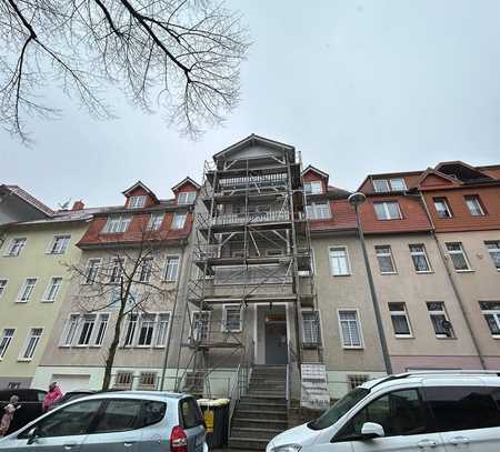 Gemütliche 2-Zimmer mit Laminat, Wannenbad und EBK mgl. in ruhiger Lage