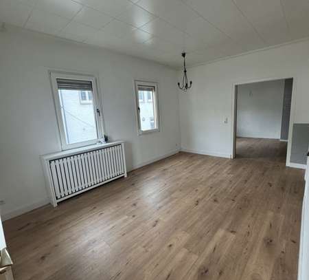 Zentrale 4-Zimmer-Wohnung mit Balkon + Einbauküche in Bendorf